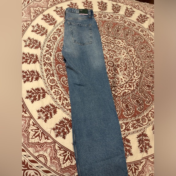 NWT Medium Wash High Rise Straight Jeans - Picture 5 of 7